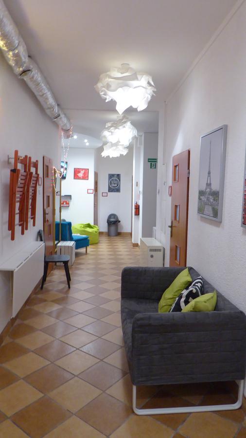 Mały pokój dwuosobowy z 1 lub 2 łóżkami