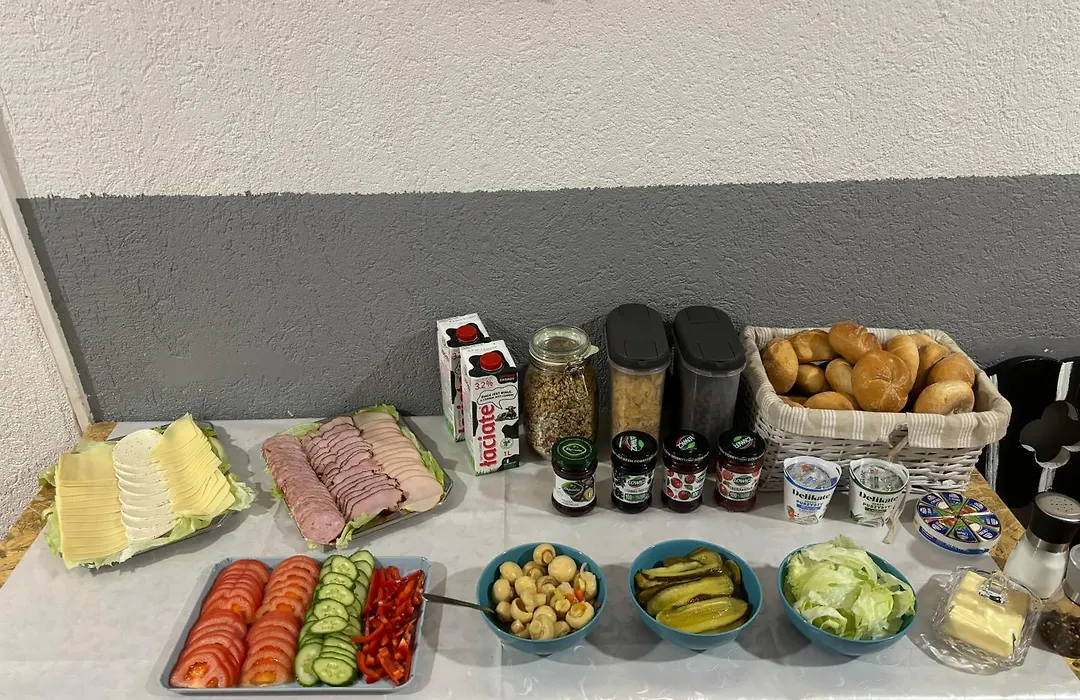 FlyFly Hostel , darmowy parking , rezerwuj przez urządzenia mobilne -10 procent-1