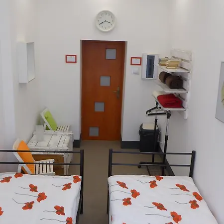 FlyFly Hostel , darmowy parking , rezerwuj przez urządzenia mobilne -10 procent-3