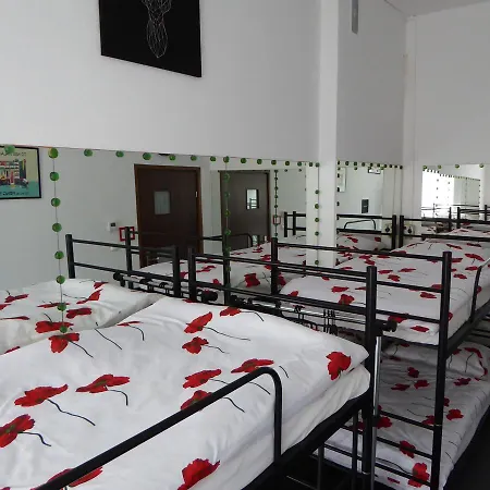 FlyFly Hostel , darmowy parking , rezerwuj przez urządzenia mobilne -10 procent-2